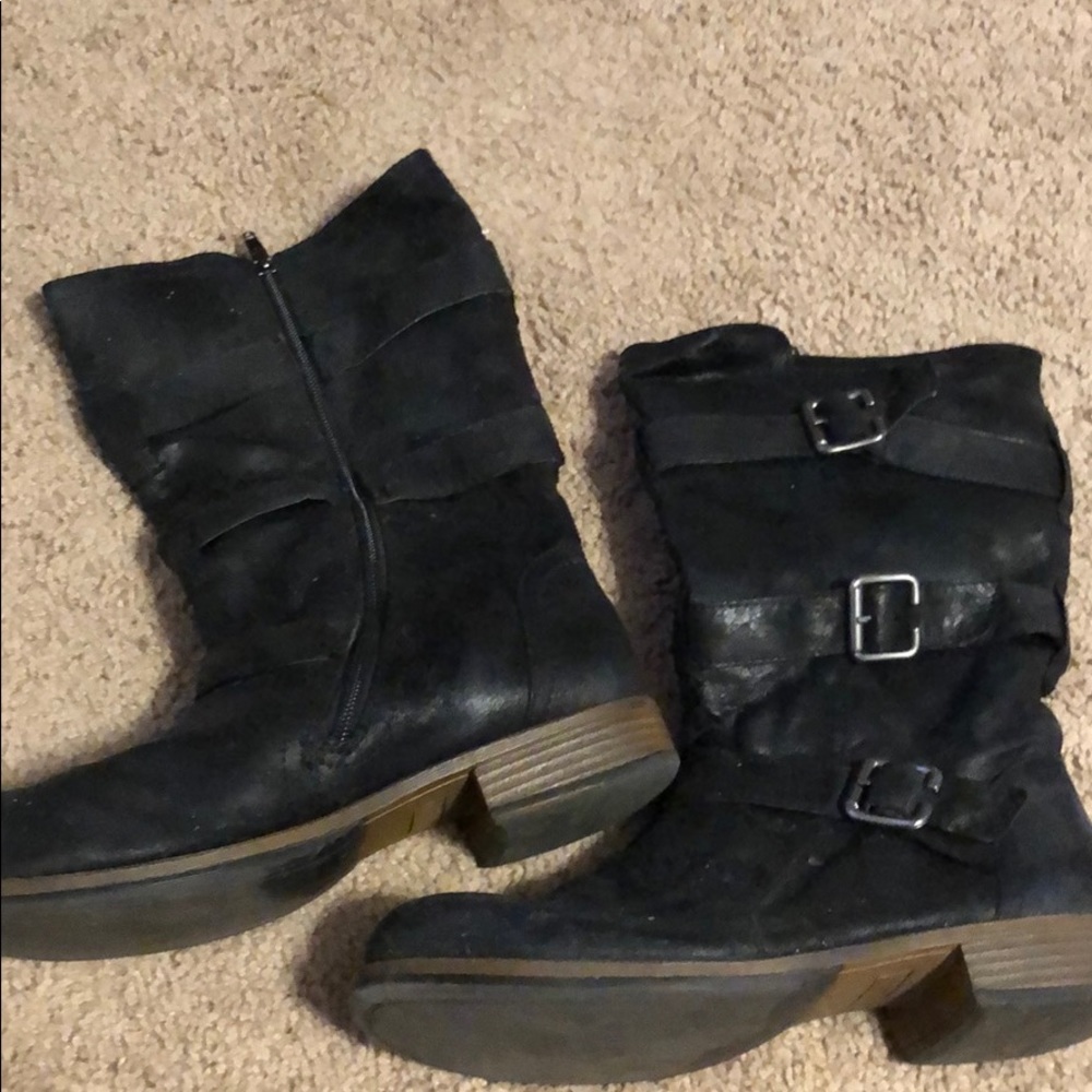 Black moto boots